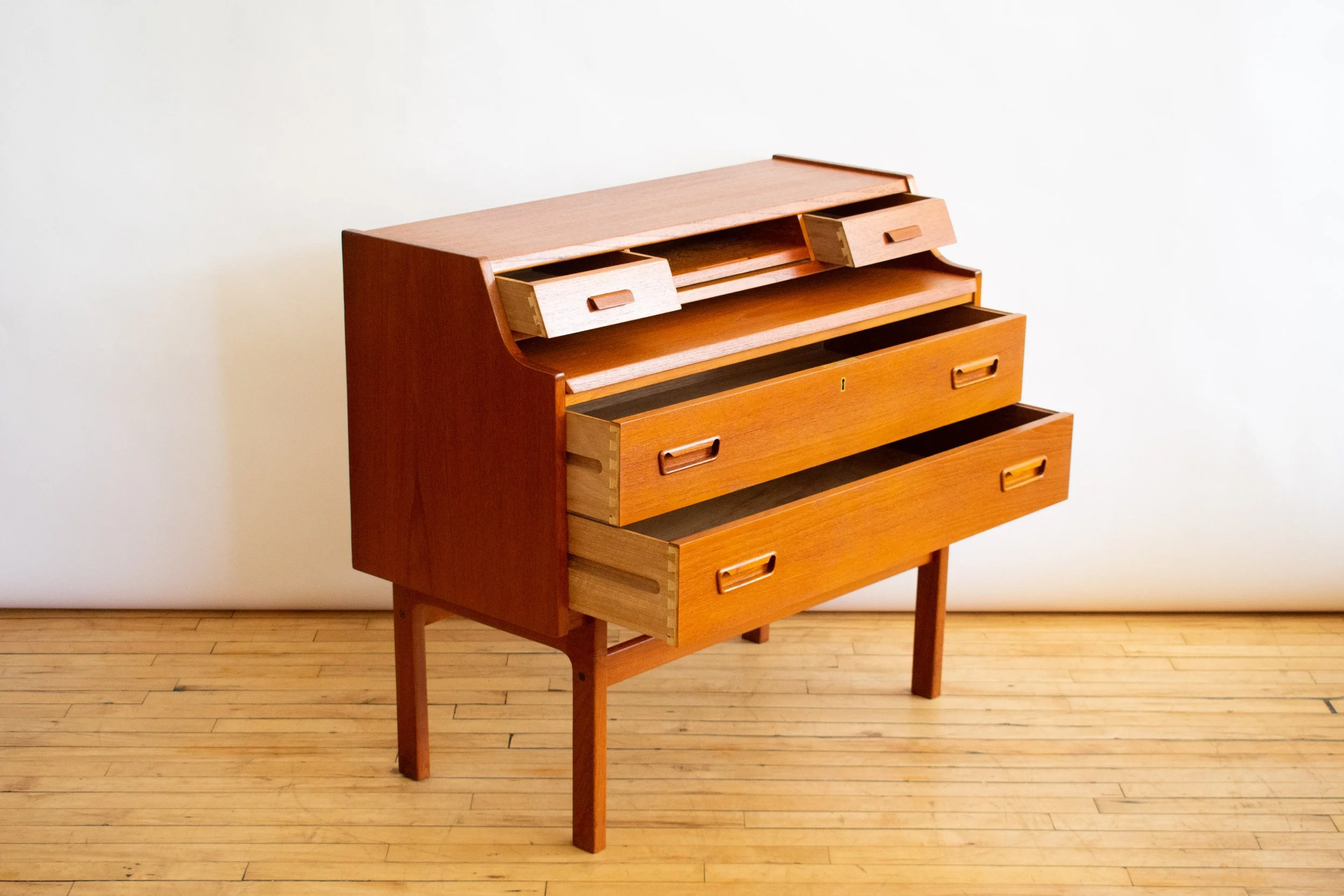 Arne Wahl Iversen Secretary Desk — RESIDE